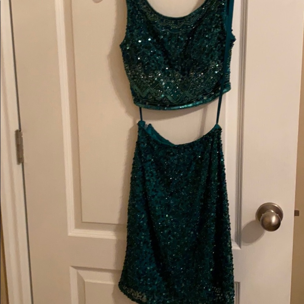 Cute green sequin dress